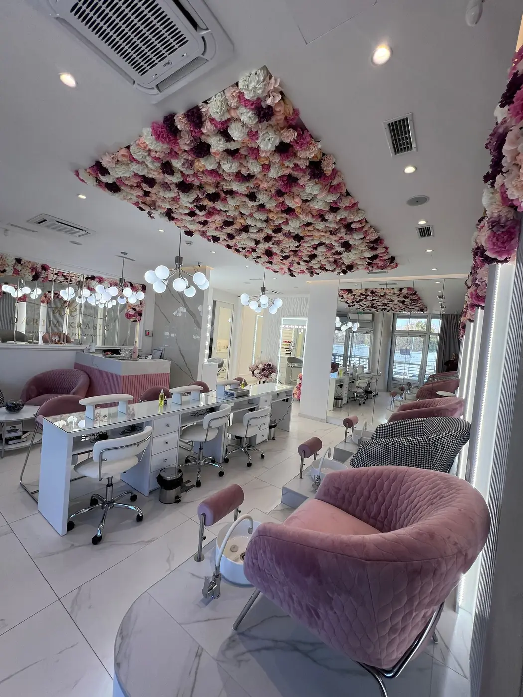 Salon — fotografija 3